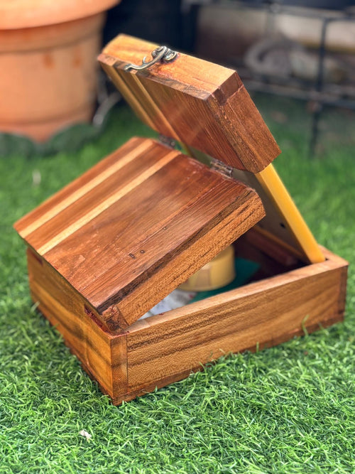 Integrated Make Up Box (फणी -करंडा पेटी ) 8X6